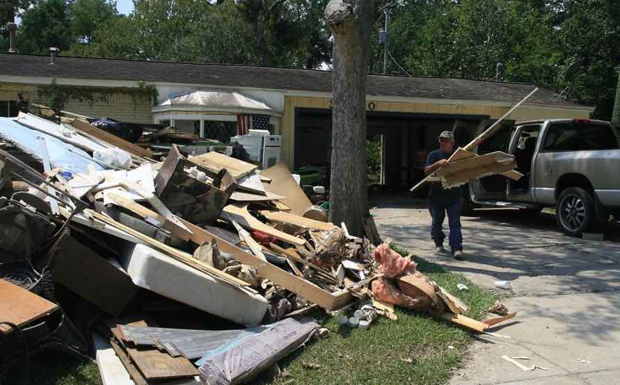disaster-debris-removal-harvey